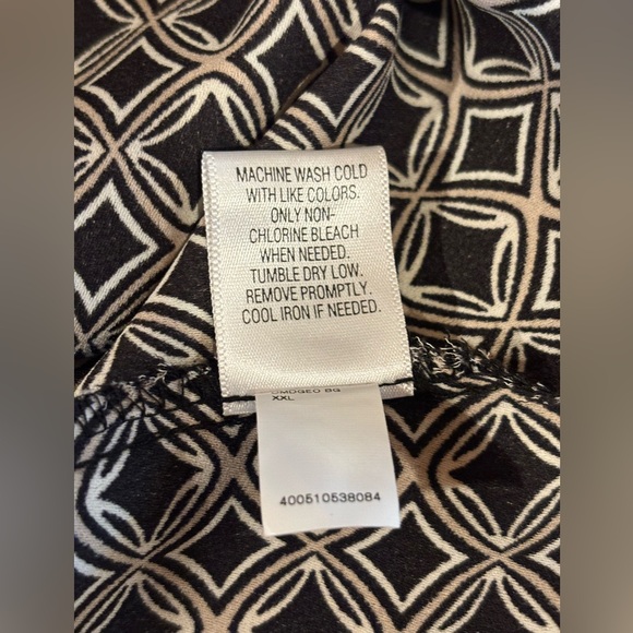 Dana Buchman size XXL Beautiful shirt with geometric pattern black and tan. - Picture 10 of 13